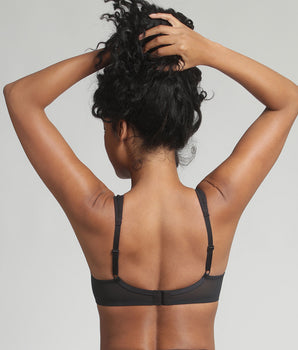 Underwired bra in black Expert in Silhouette