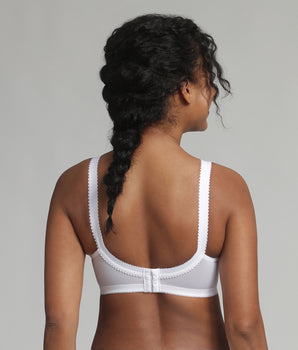 Non-wired Bra in white Cross Your Heart 556