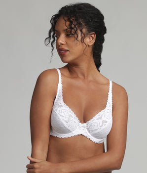 Underwired bra in white Essential Elegance