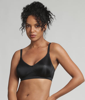 Non-wired bra in black Essential Support