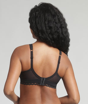 Non-wired bra in black Recycled Classic Lace Support