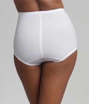 Shaping girdle in white I Can't Believe It's a Girdle