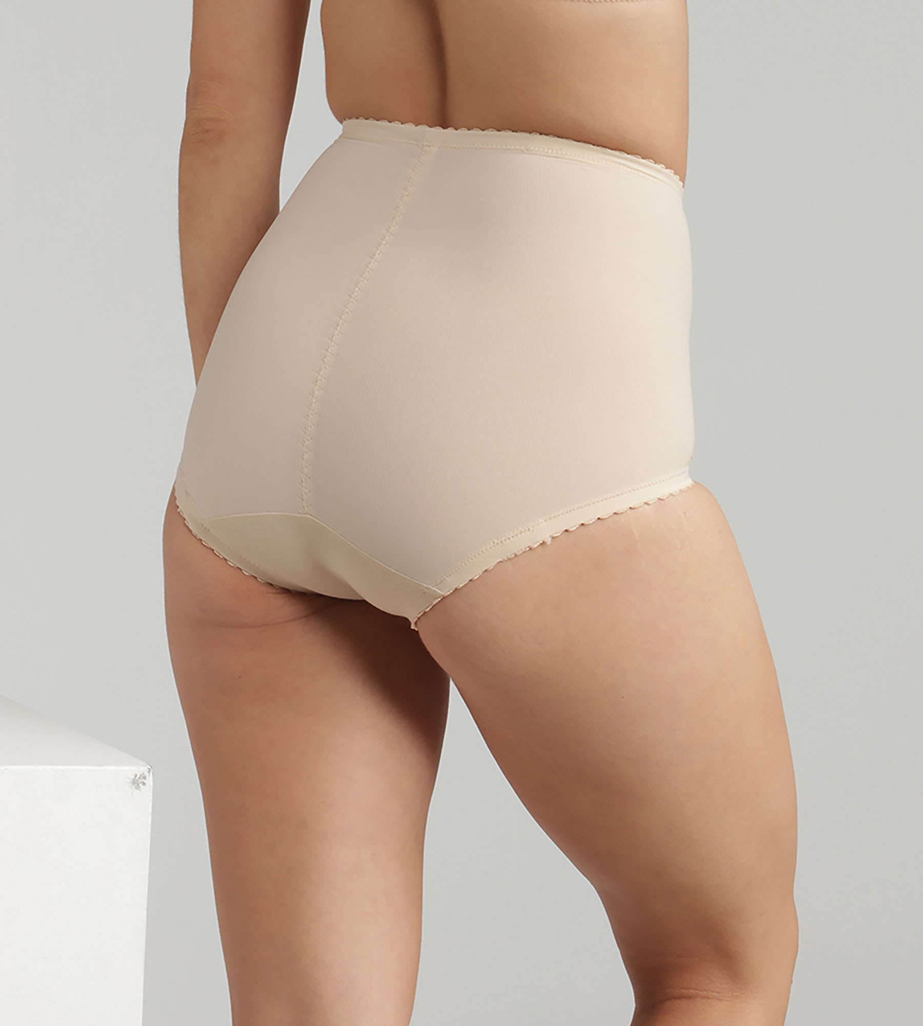 Vin Playtex I Can't Believe It's A Girdle Firm Control Panty Girdle Brief  Light Beige Small 2526 -  Canada