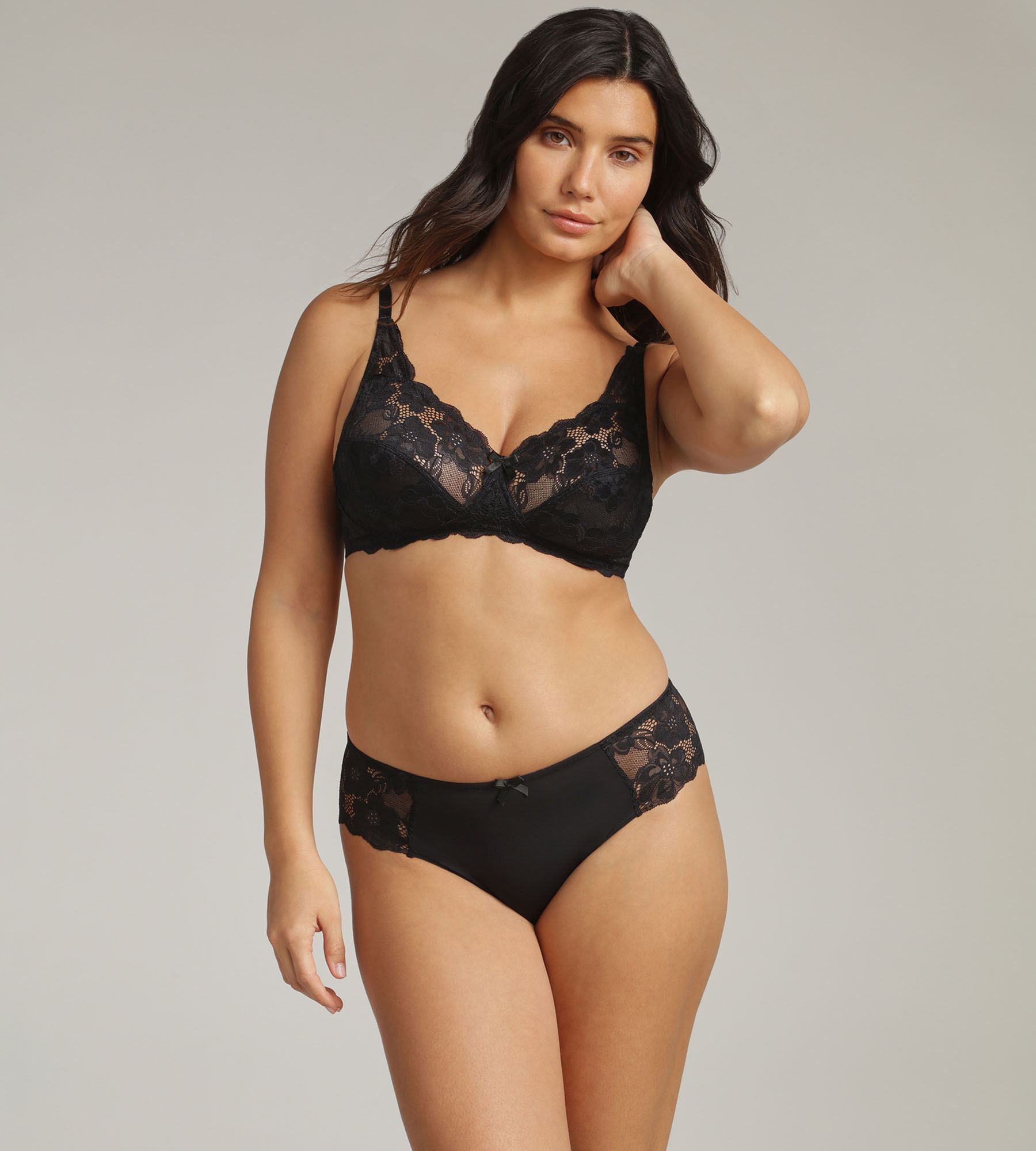 Non Wired Bra in Black Lace Essential Elegance, , PLAYTEX